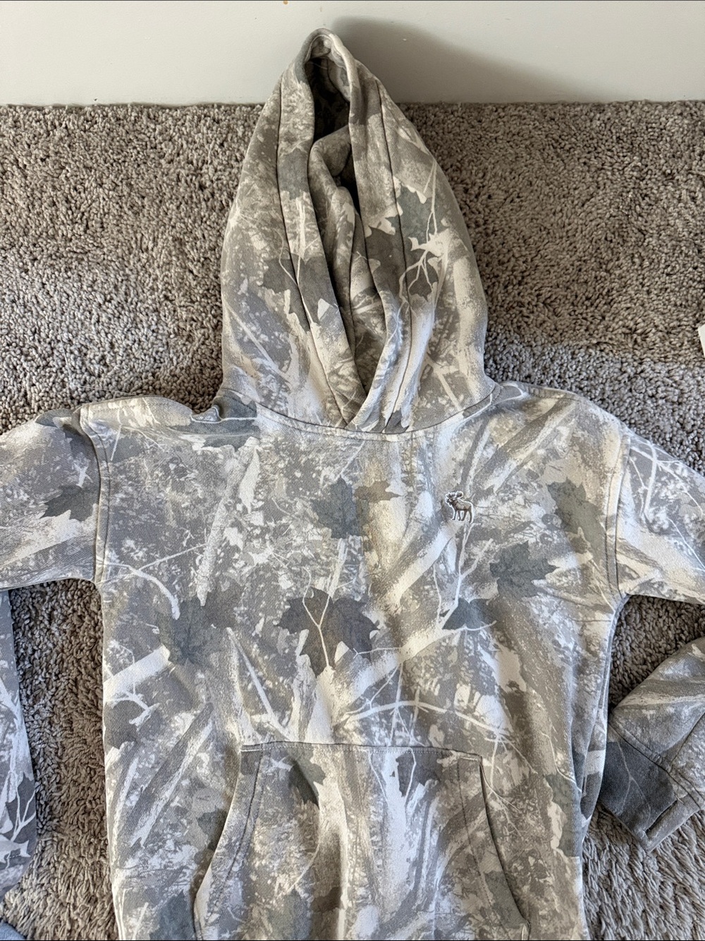 abercrombie kids gray & white camo pullover hoodie
